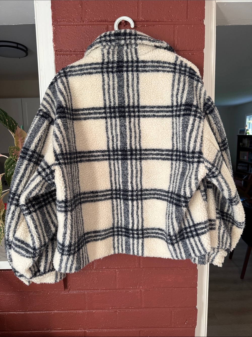 Pilcro Anthropologie Off White & Navy Blue Plaid Cropped Sherpa Jacket XS - Picture 11 of 13